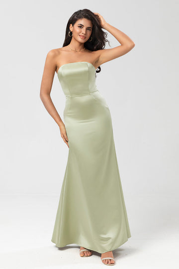 Vaina de satén sin tirantes Vestido de dama de honor verde